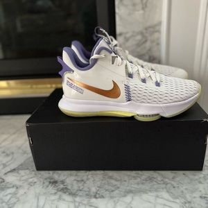 Nike Lebron Witness 5 V Lakers Summit White Pastel Basketball Sneakers size 11.5